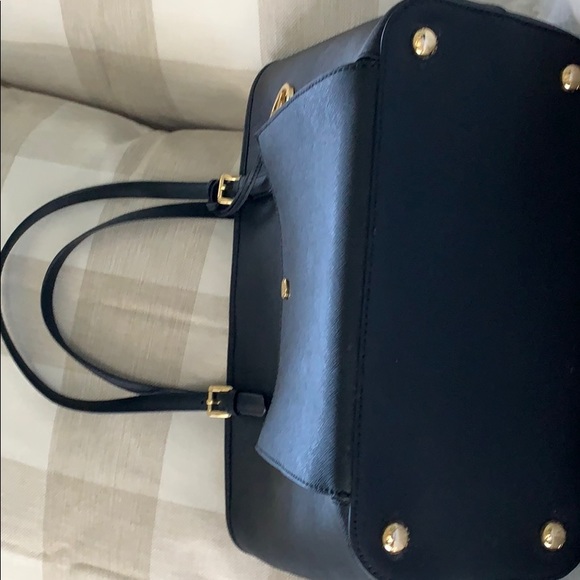 Beautiful bag received as gift- never used! - Picture 2 of 2